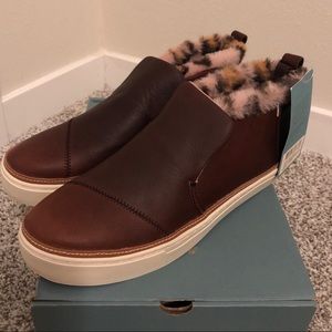 NWT Toms Paxton slip on shoe